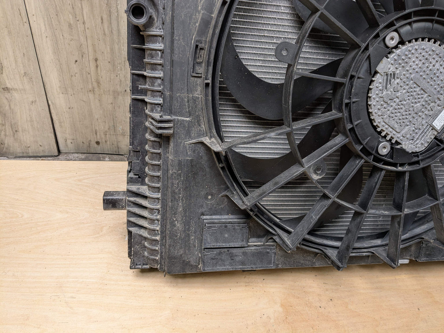 18-24 OEM BMW G01 G02 X3 X4 30i 30iX B46 Radiator Condenser Fan Shroud SET 600W