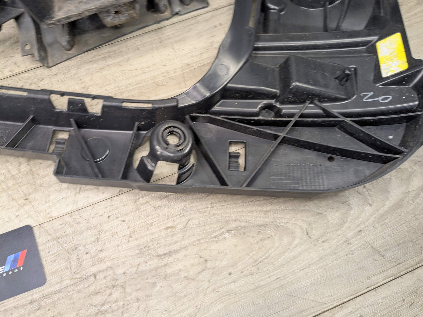 18-21 BMW G01 F97 X3 Rear Bumper Left Driver Side Guide Brackets Mounts Supports
