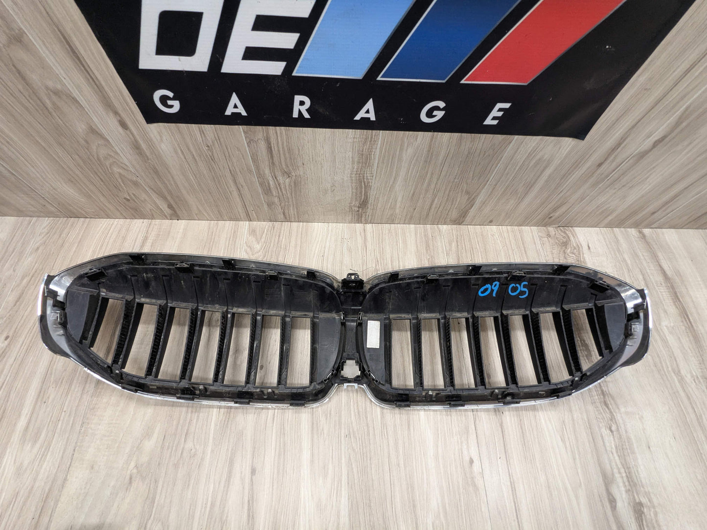 19-22 OEM BMW G20 330 M340 Front Upper Kidney Grille Assembly