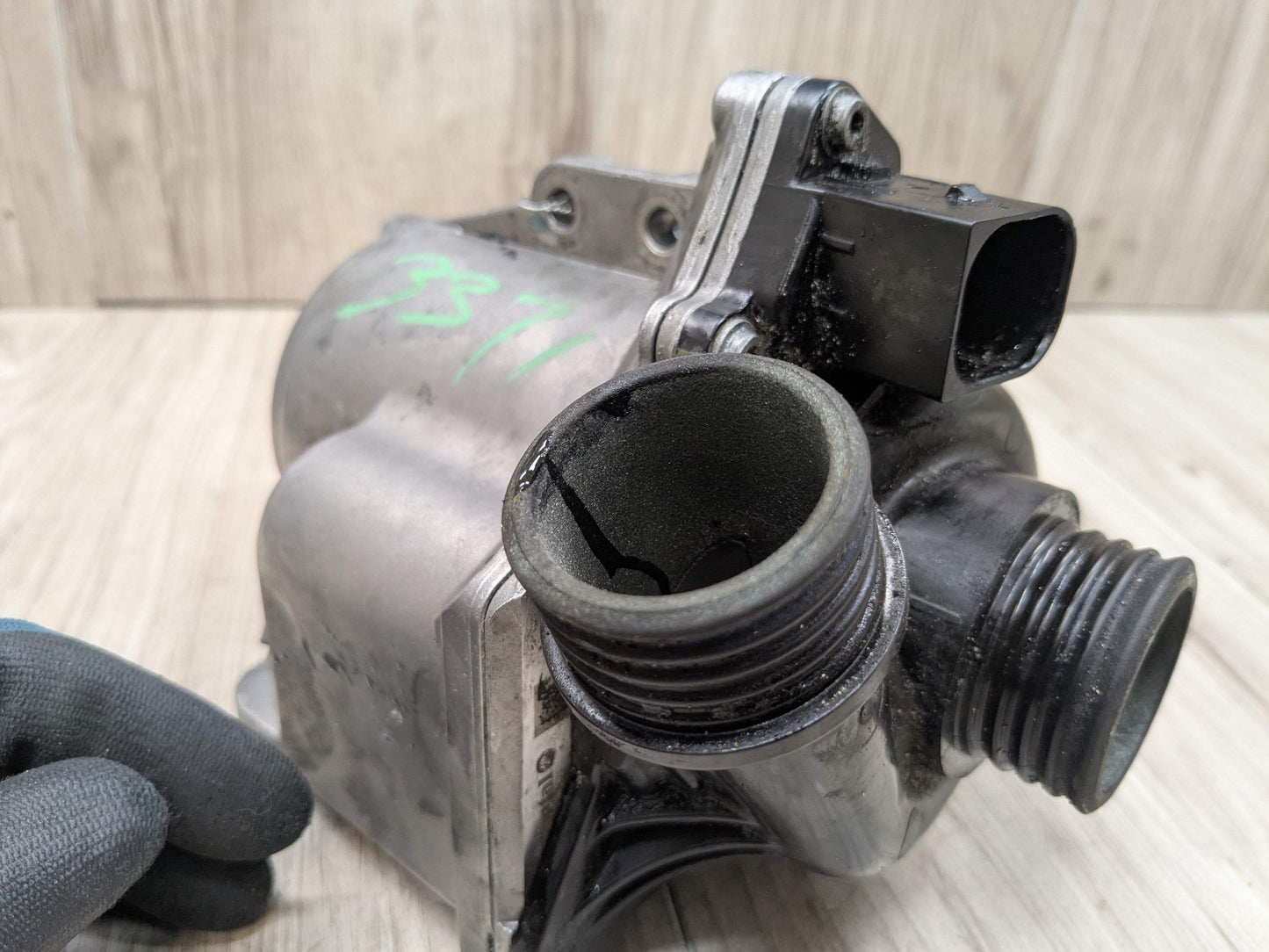 OEM BMW E82 E90 E92 E93 N54 N55 Engine Auxiliary Electric Water Pump Cooling