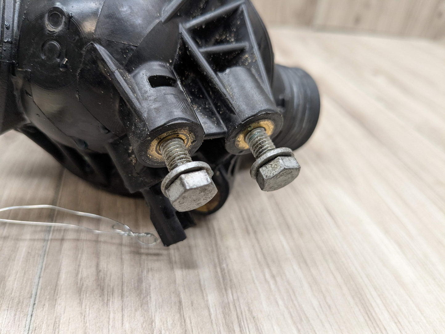 OEM BMW E82 E88 E90 E92 E93 135 335 Engine N54 Water Coolant Thermostat Housing