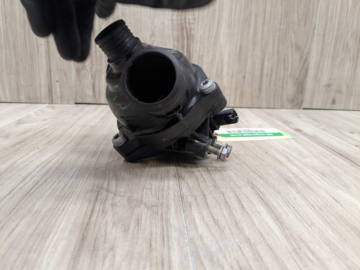 OEM BMW E82 E88 E90 E92 E93 135 335 Engine N54 Water Coolant Thermostat Housing