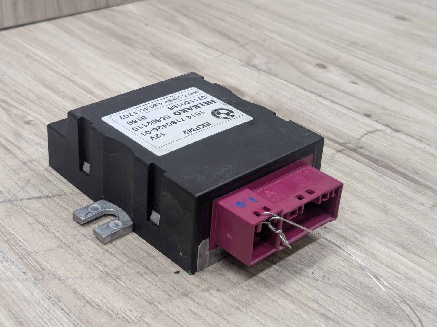 06-13 OEM BMW E82 E88 E90 E92 E93 Helbako Fuel Pump Relay Control Module EKPM2