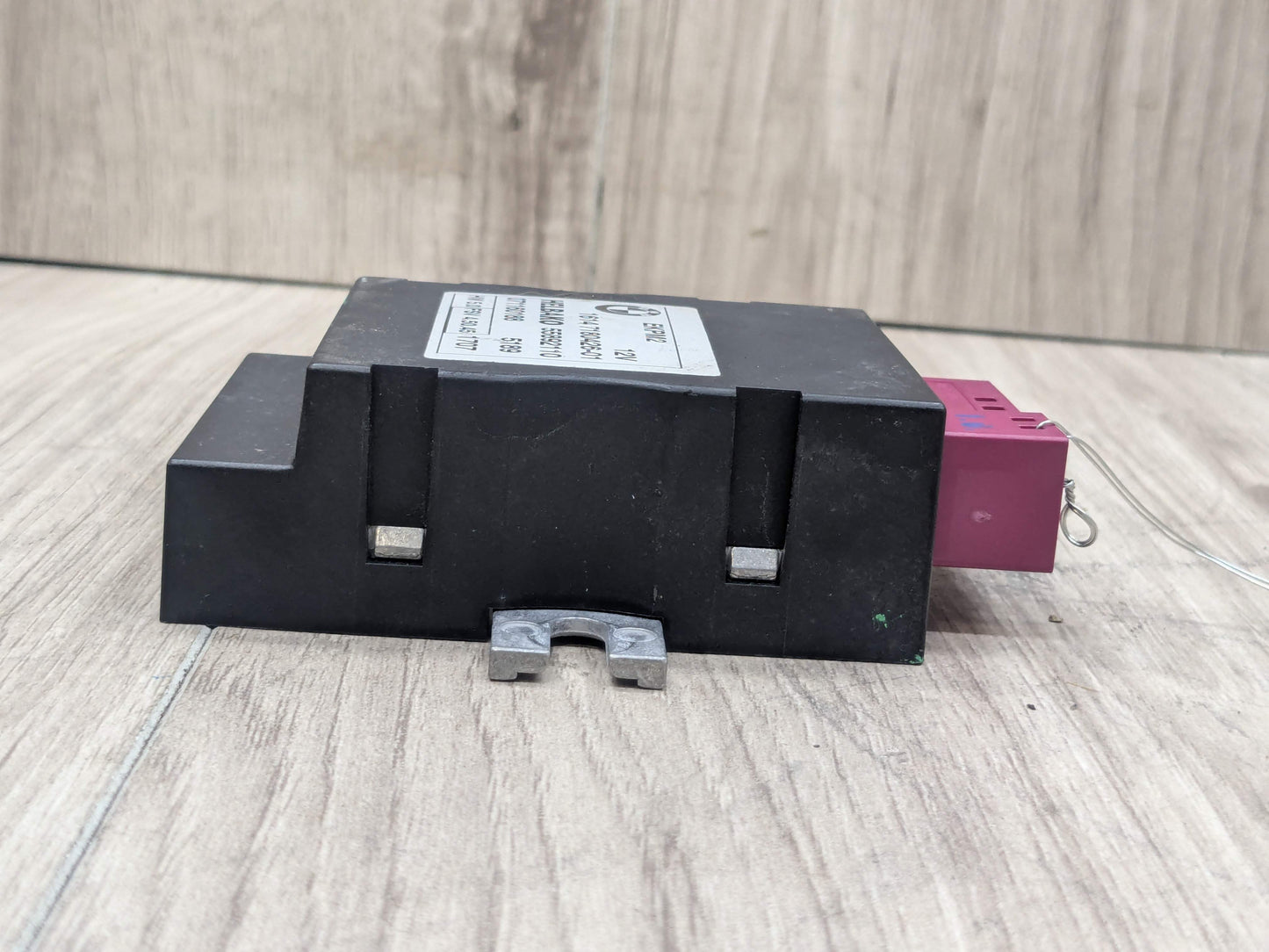 06-13 OEM BMW E82 E88 E90 E92 E93 Helbako Fuel Pump Relay Control Module EKPM2