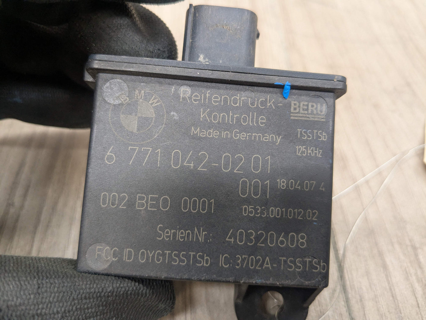 OEM BMW E82 E90 E92 Trigger Transmitter Tire Pressure Monitor Sensor TPMS RDC