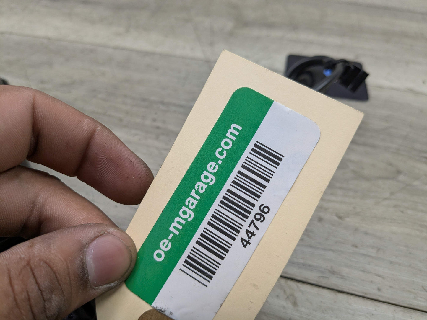 OEM BMW F30 F32 F36 F80 F82 F87 Front Right Passenger Seat Belt Buckle Tensioner