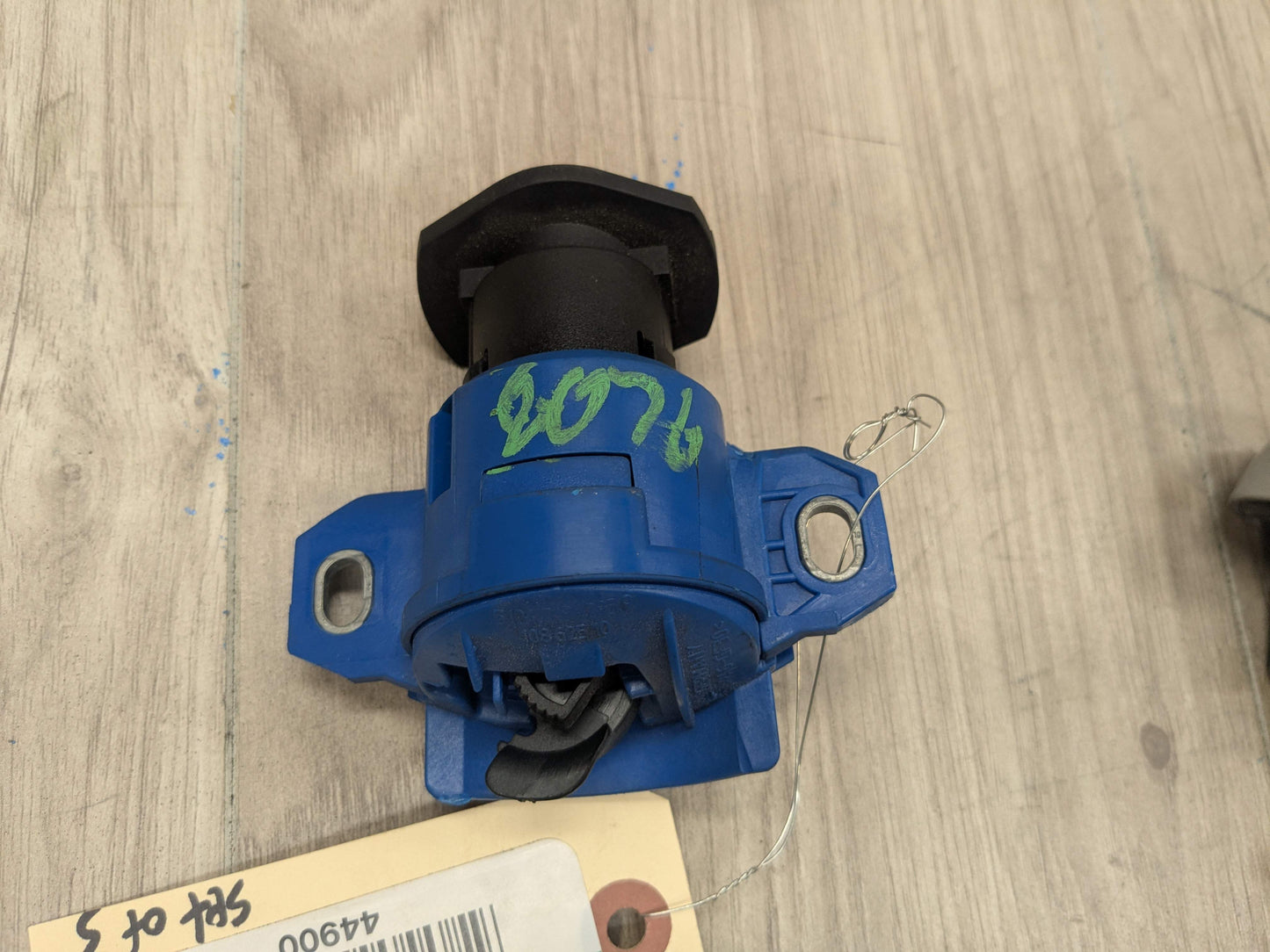 07-13 OEM BMW E92 328 335 M3 Driver Door Lock Cylinder Mechanism Silver w/ Key