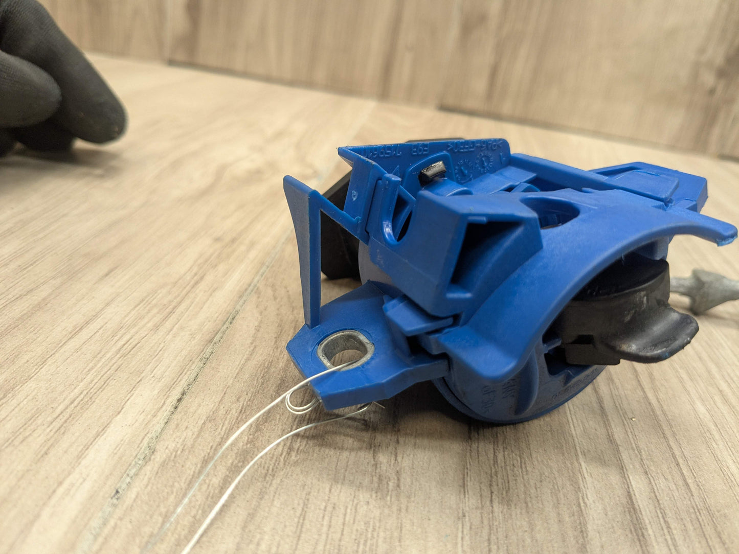 07-13 OEM BMW E92 328 335 M3 Driver Door Lock Cylinder Mechanism Silver w/ Key