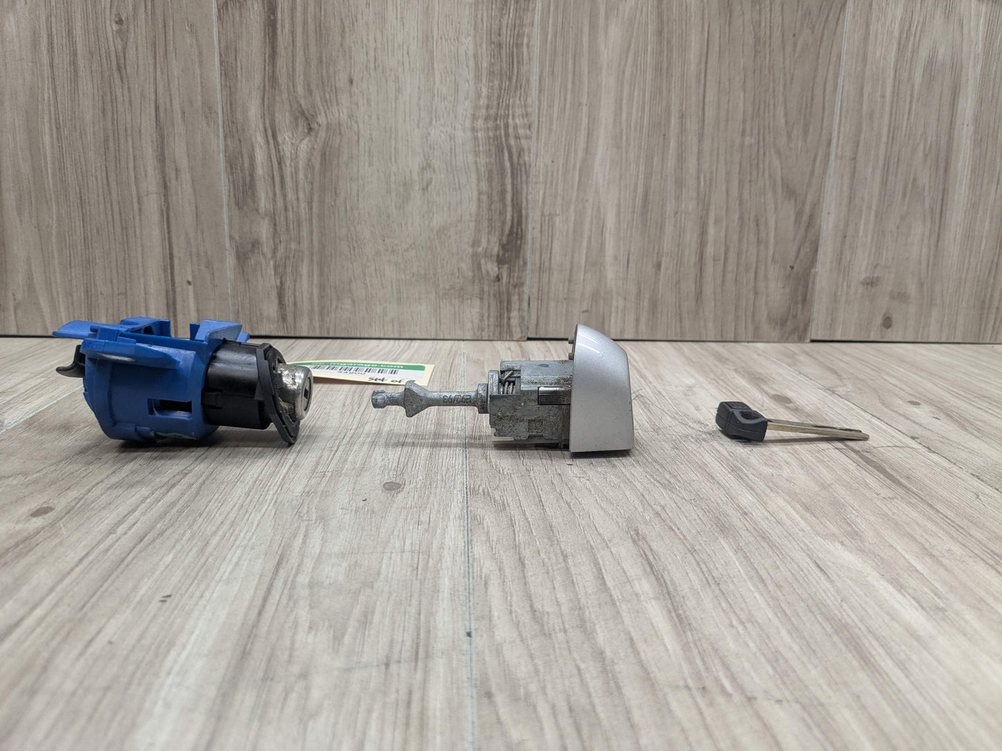 07-13 OEM BMW E92 328 335 M3 Driver Door Lock Cylinder Mechanism Silver w/ Key