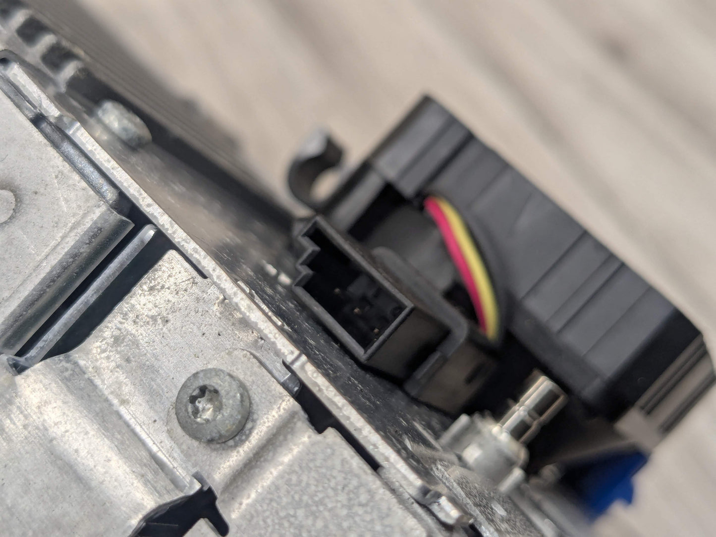 06-08 OEM BMW E90 E92 E93 335 M3 CCC Navigation Headunit CD DVD FM Radio Tuner