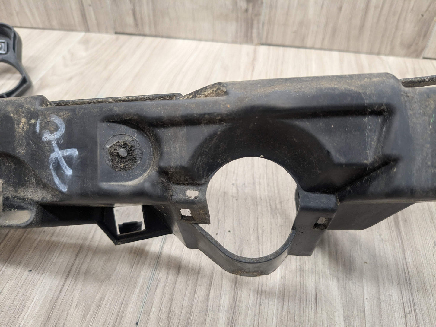 07-10 OEM BMW E92 E93 328 335 Right Passenger Headlight Bracket Carrier Mount