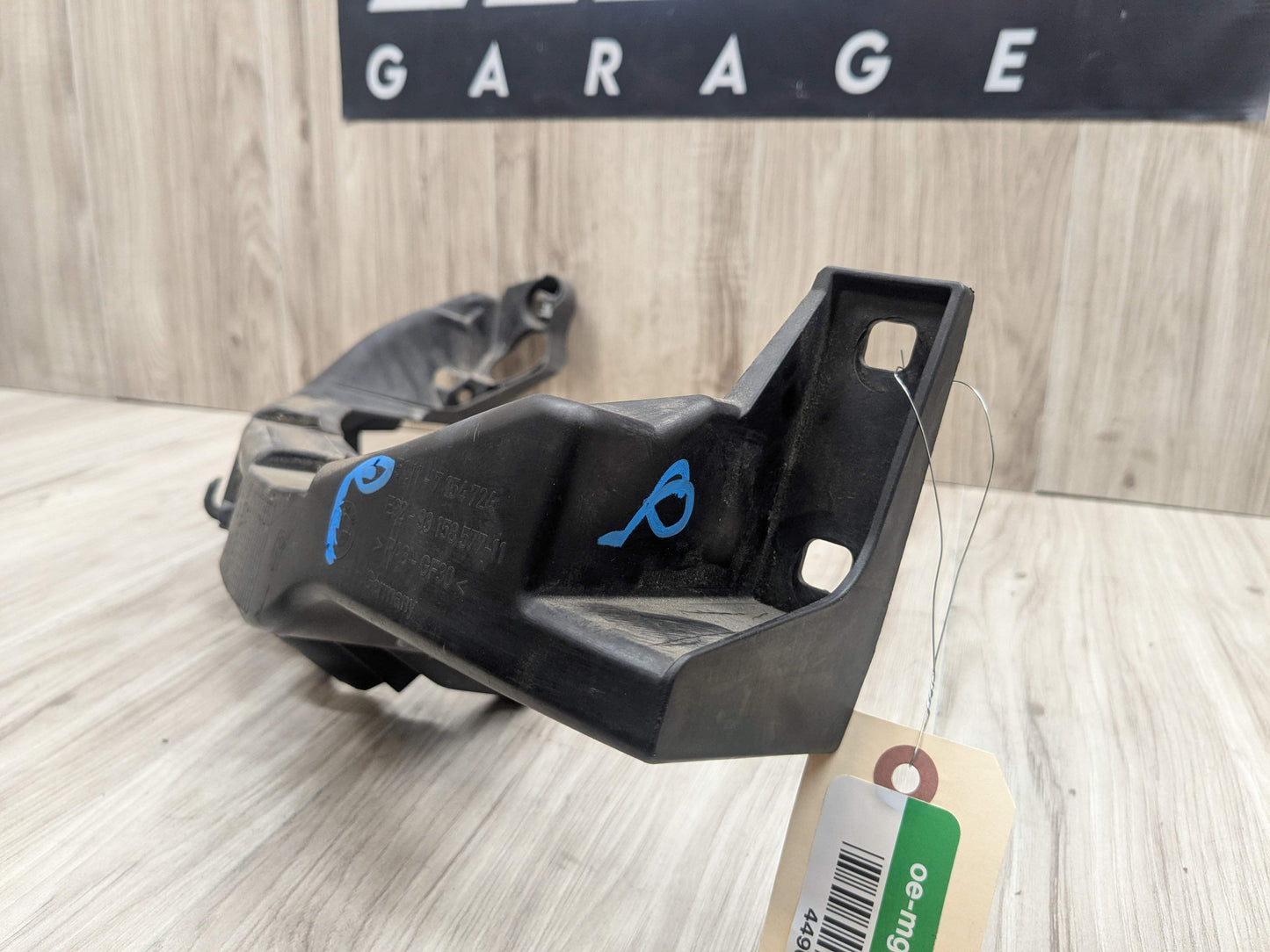 07-10 OEM BMW E92 E93 328 335 Right Passenger Headlight Bracket Carrier Mount