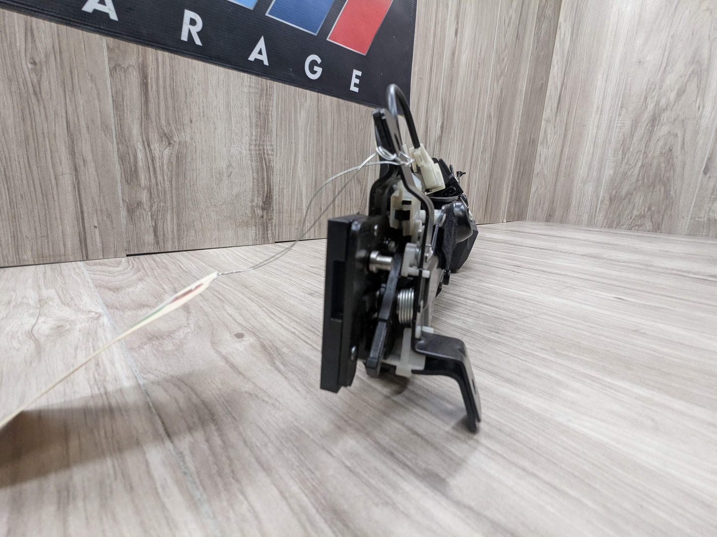 OEM BMW E93 F33 F83 M4 Convertible Trunk Lid Lock Latch Mechanism Assembly