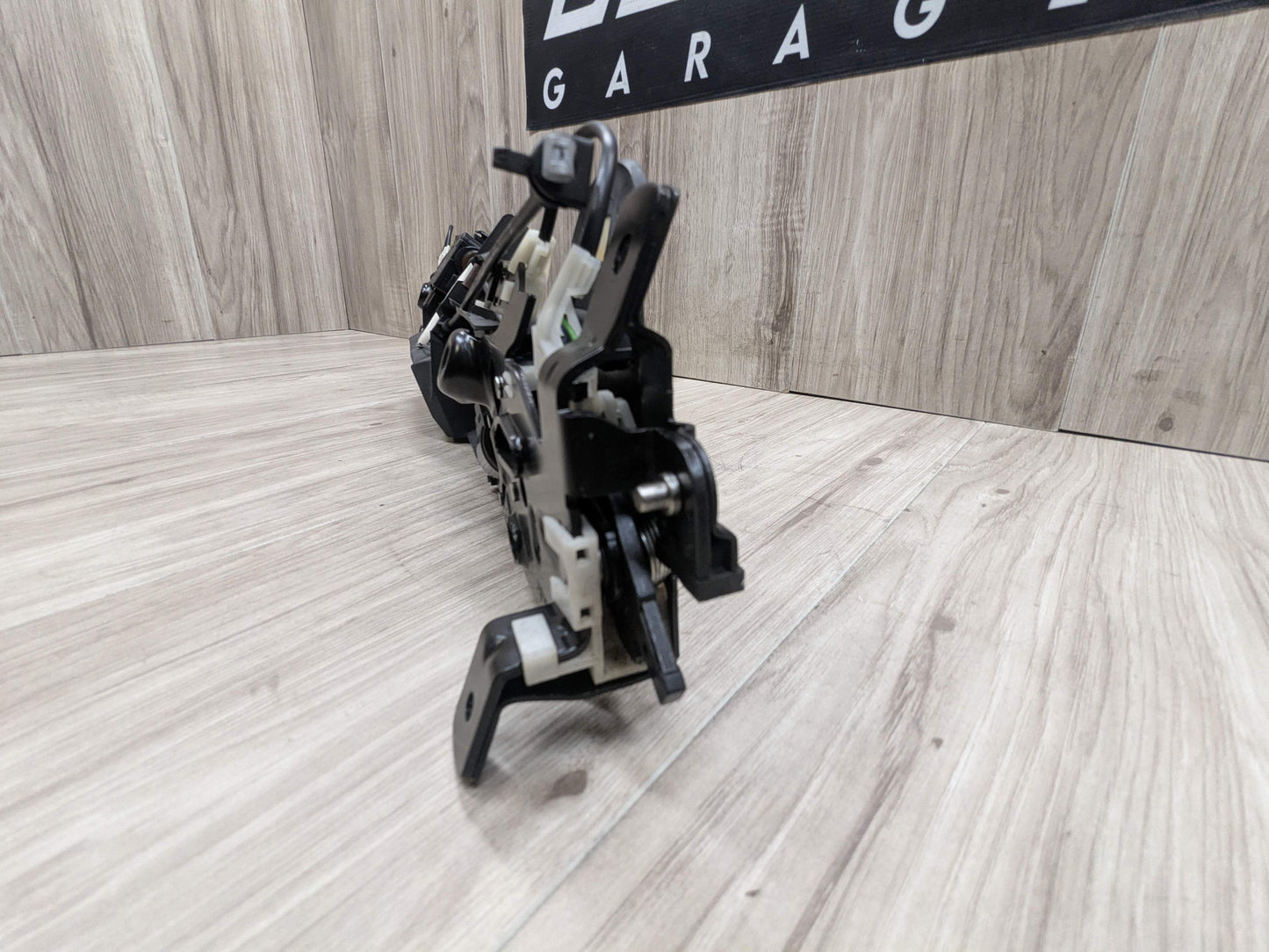 OEM BMW E93 F33 F83 M4 Convertible Trunk Lid Lock Latch Mechanism Assembly