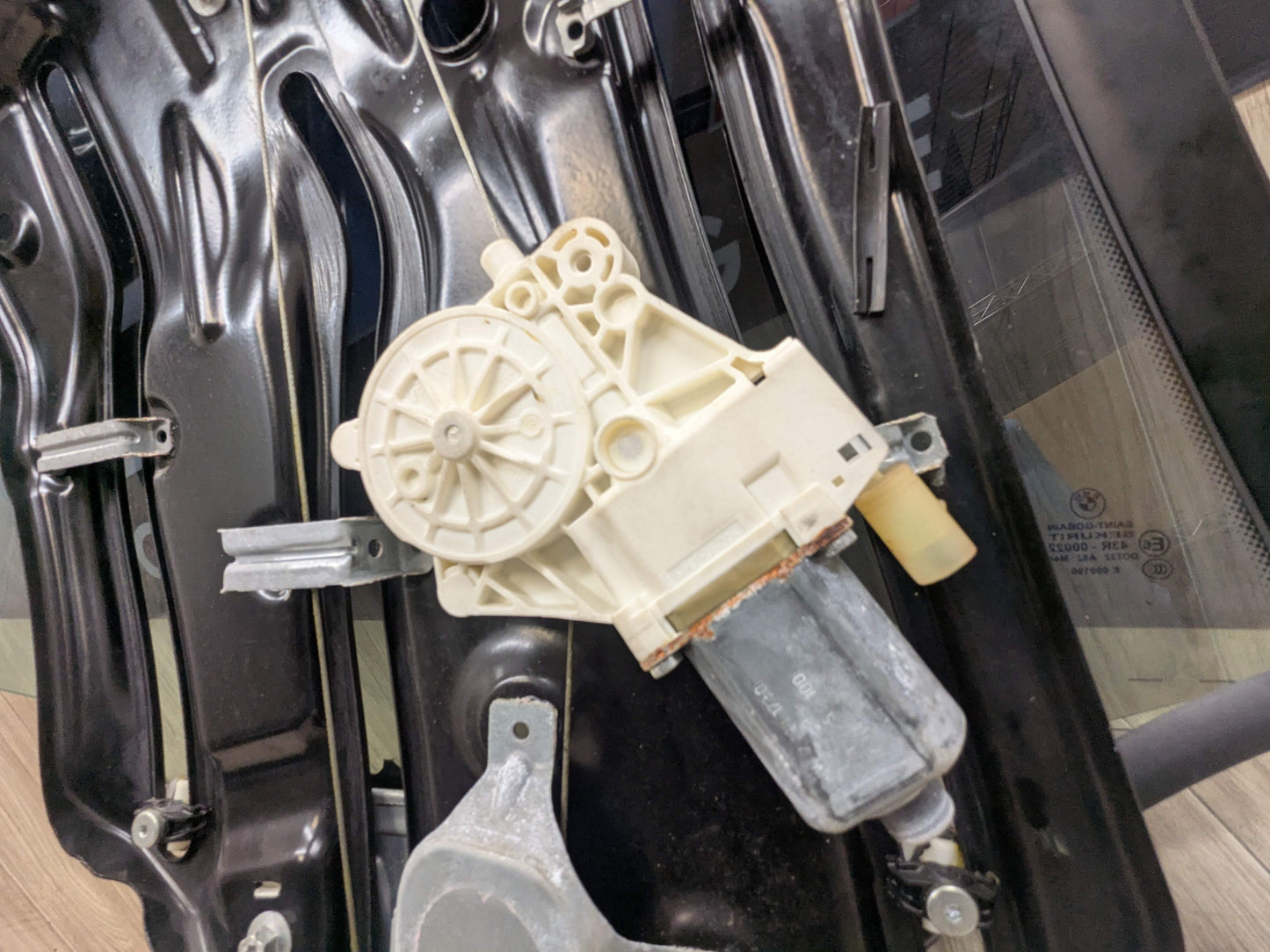 07-13 OEM BMW E93 328 335 M3 Convertible Rear Left Driver Window Regulator Glass