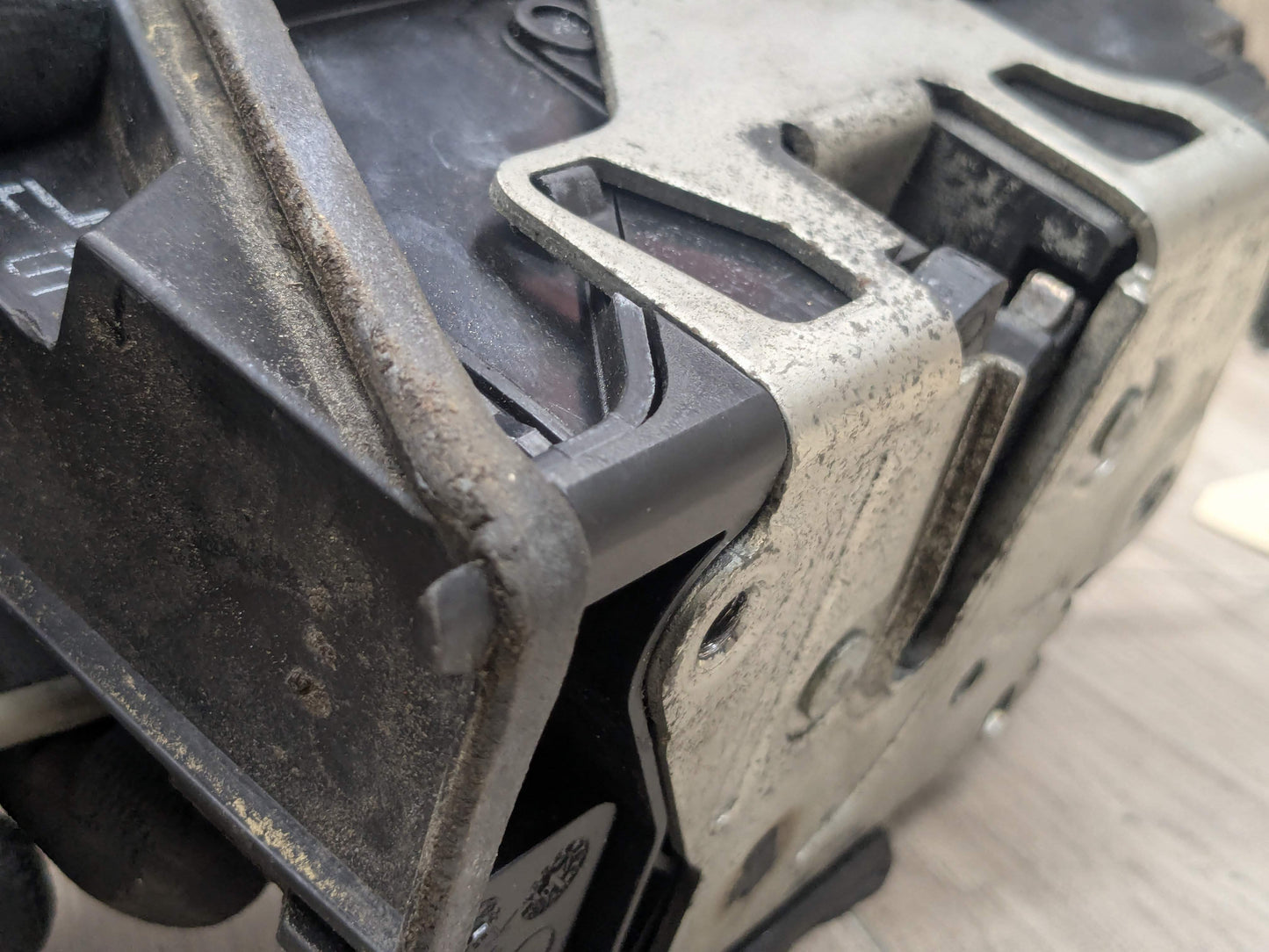 OEM BMW E70 E82 E90 F02 F10 F30 F80 FRONT LEFT DRIVER Door Lock Latch Actuator