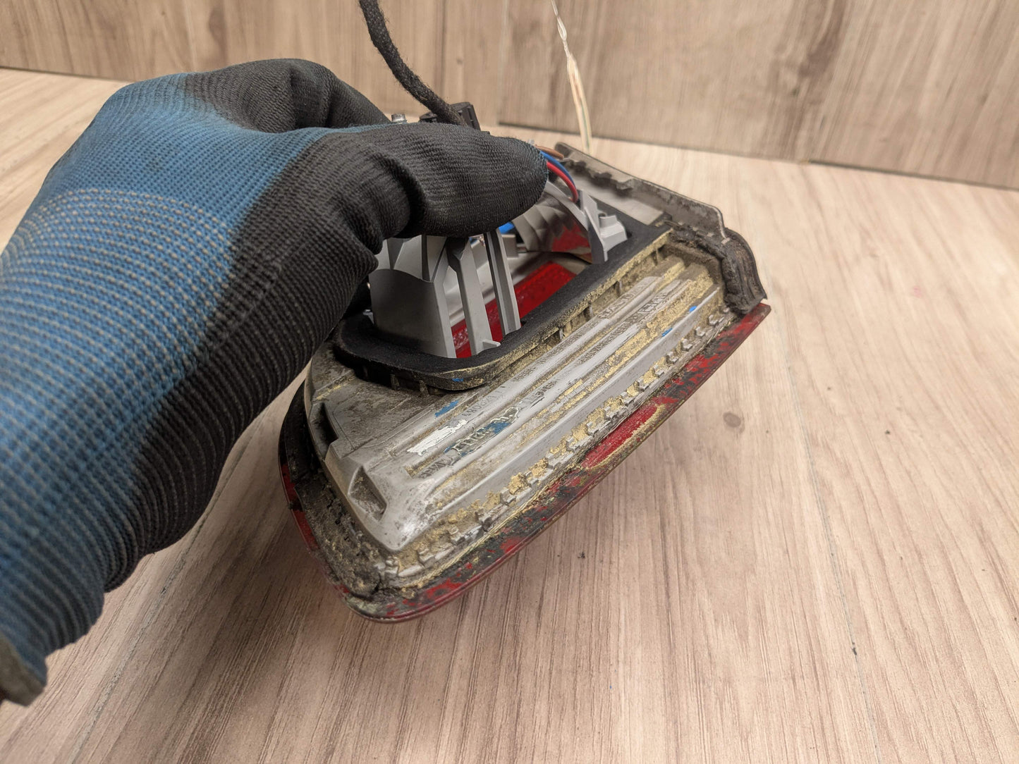 07-10 OEM BMW E93 328 335 M3 CONVERTIBLE Rear Left Driver Inner Trunk Tail Light