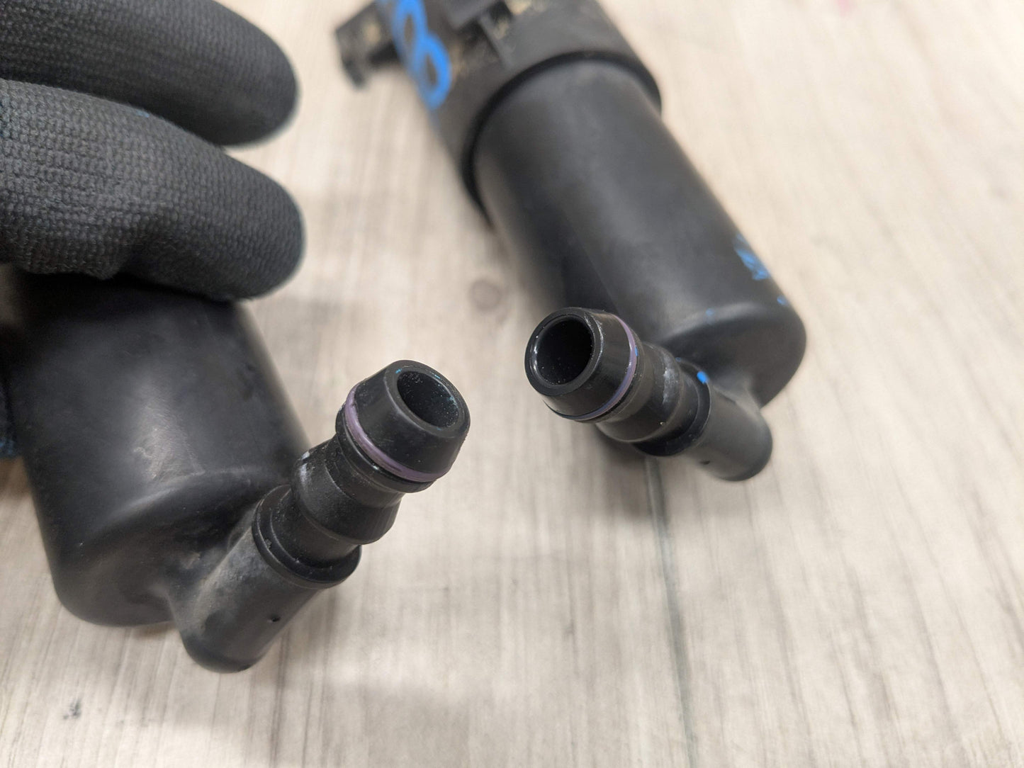 OEM BMW E90 E92 E93 328 335 Front Headlight Washer Spray Nozzle Jet Pair