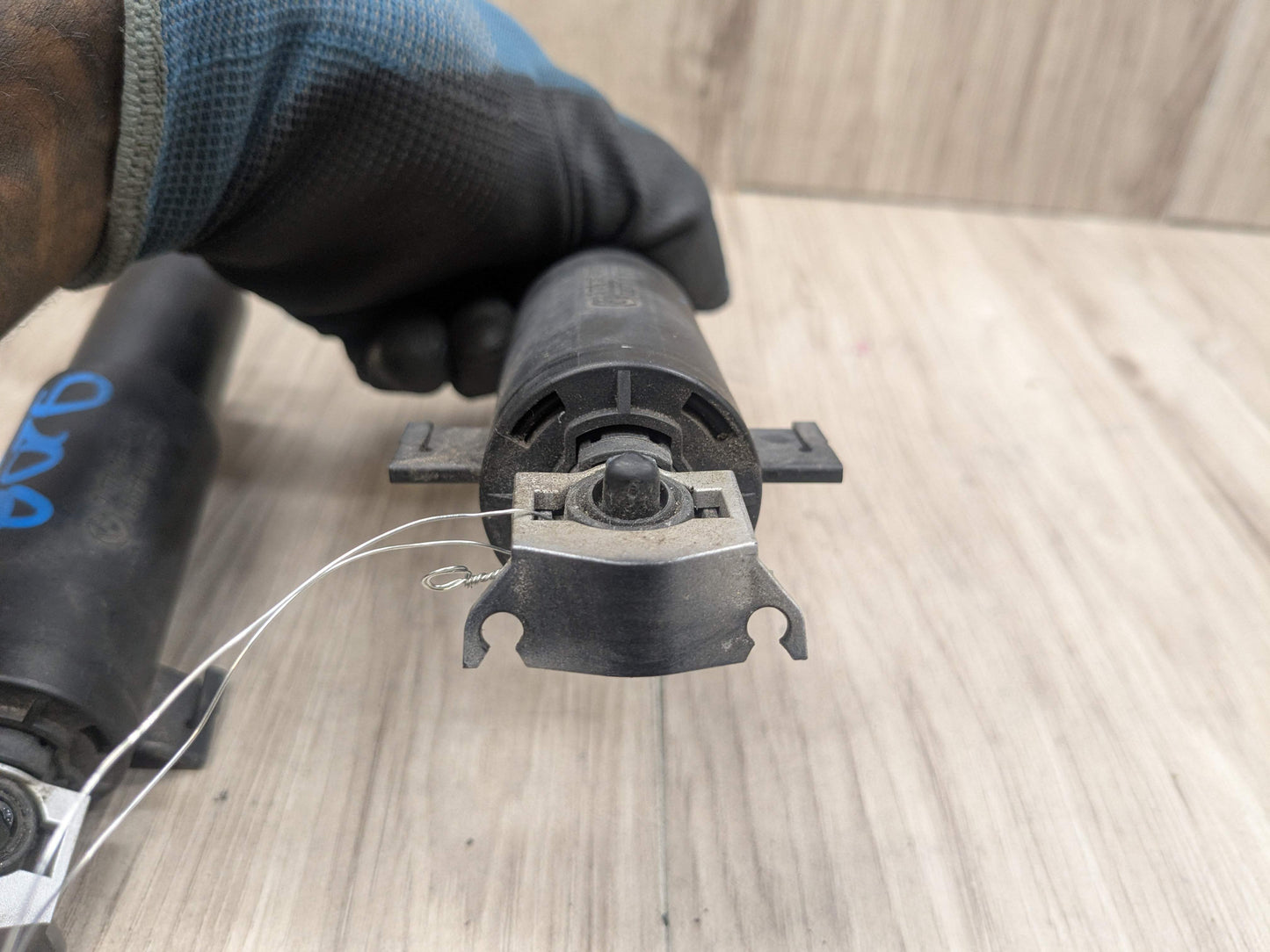 OEM BMW E90 E92 E93 328 335 Front Headlight Washer Spray Nozzle Jet Pair