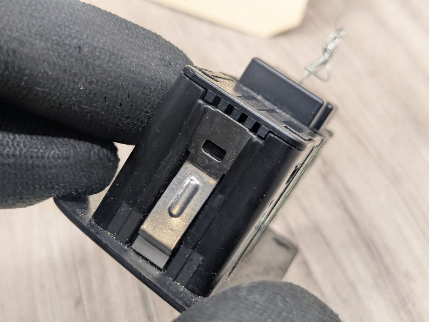 OEM BMW F02 F10 F15 F48 F90 G01 G20 G30 G80 X3 Rear Trunk Lid Center Lock Switch