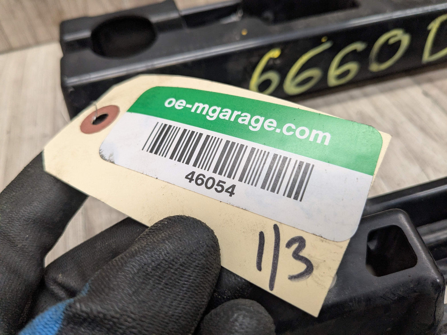 17-23 OEM BMW G30 F90 M5 Left Driver Side Skirt Rocker Panel Bracket SET