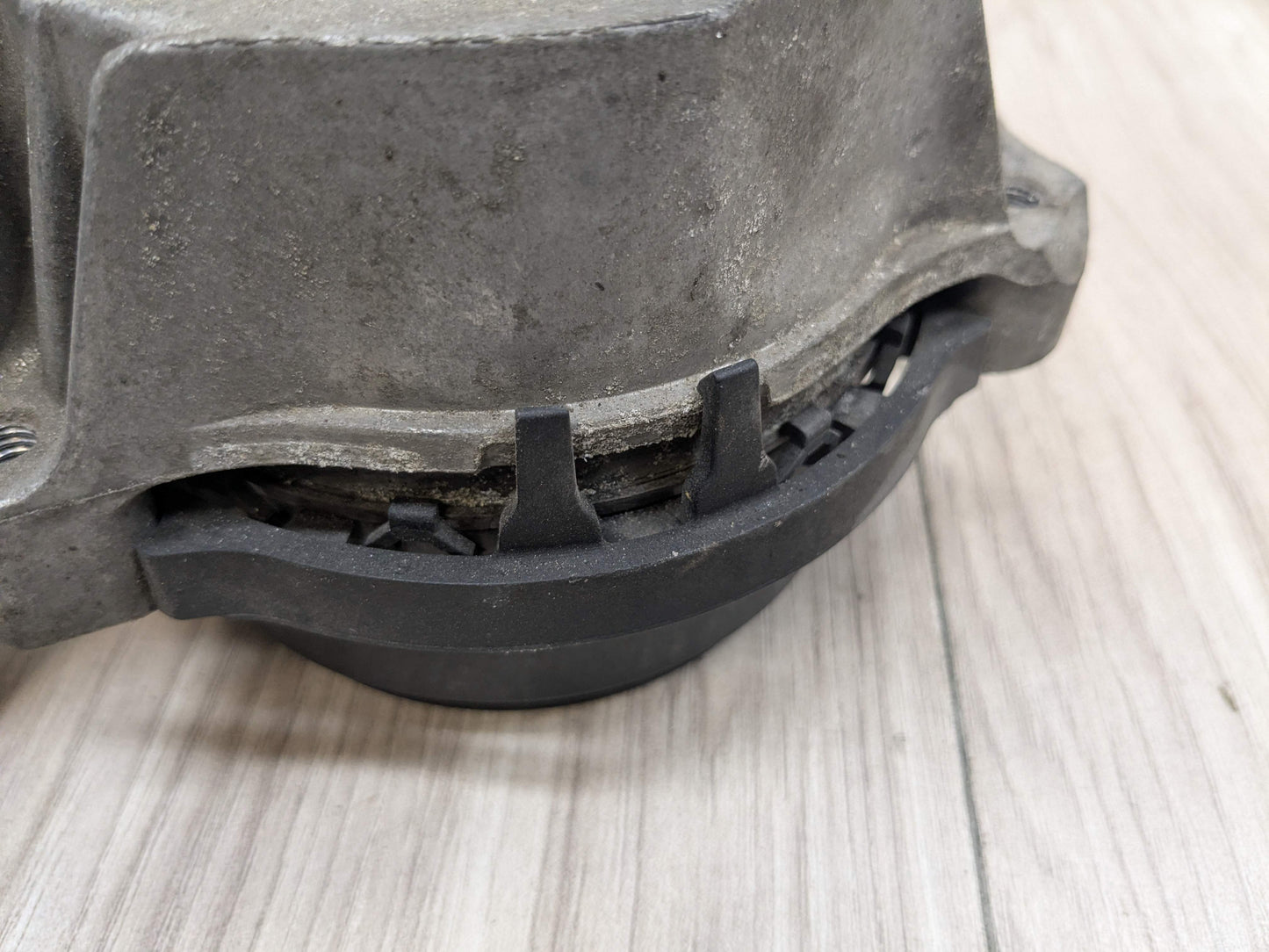 OEM BMW F90 G05 G12 G30 X5 Engine N63 S63 Right Passenger Motor Mount Support