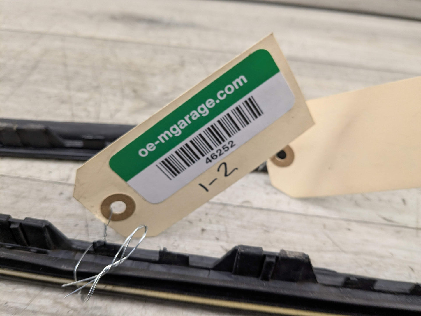 OEM BMW F16 F86 X6 X6M Front Left Right Windshield Side Drip Molding PAIR Black