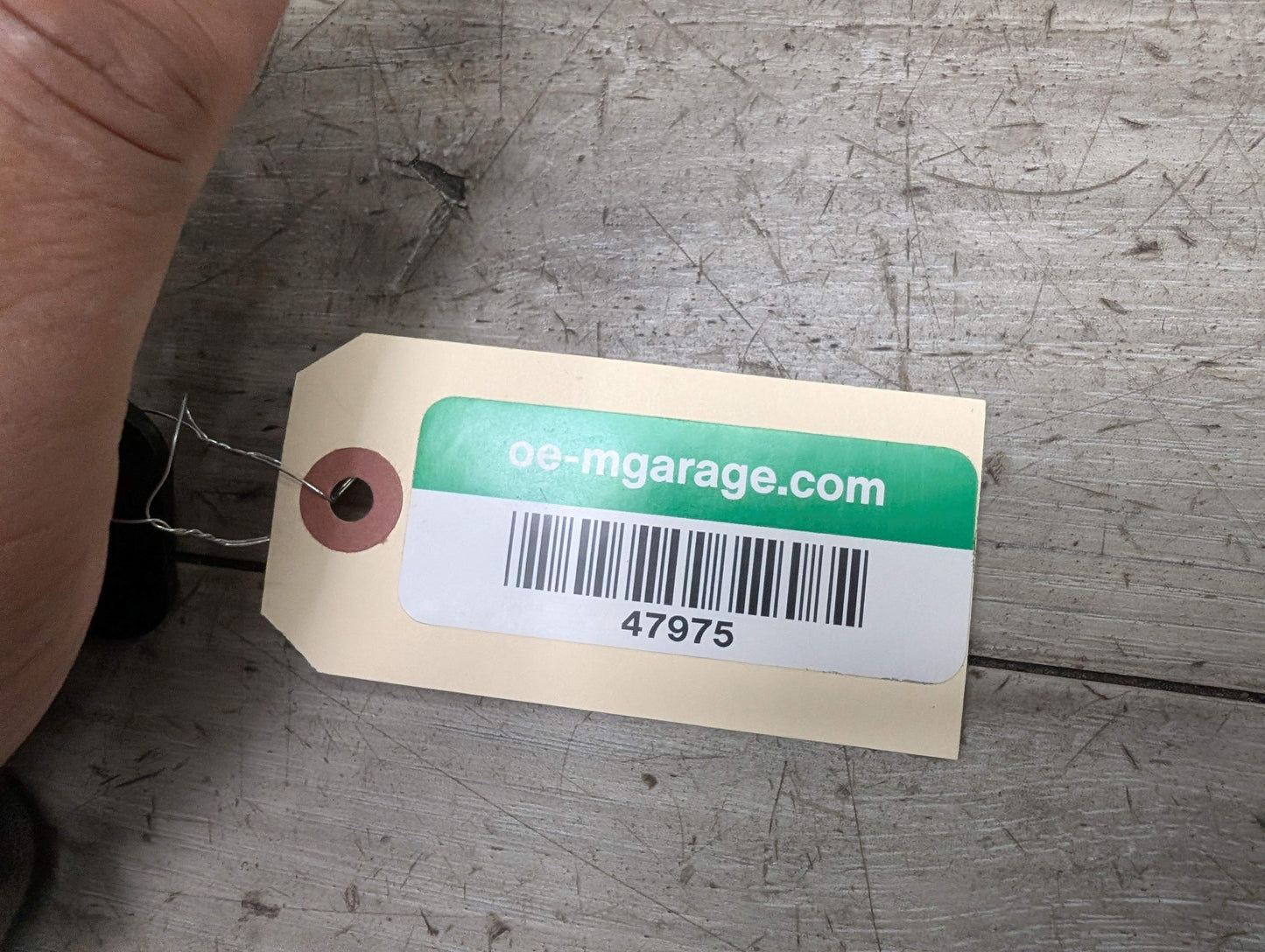 OEM BMW G11 G12 G30 740 750 Front Left Driver Seatbelt Seat Belt Buckle BEIGE