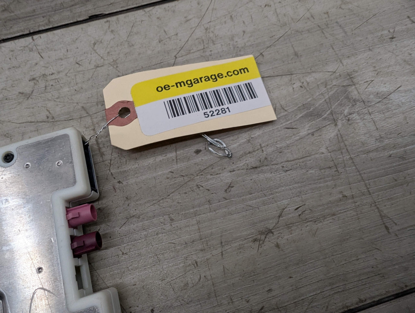 12-18 OEM BMW F30 F32 F33 F36 Roof Antenna Telematic Control Module Unit