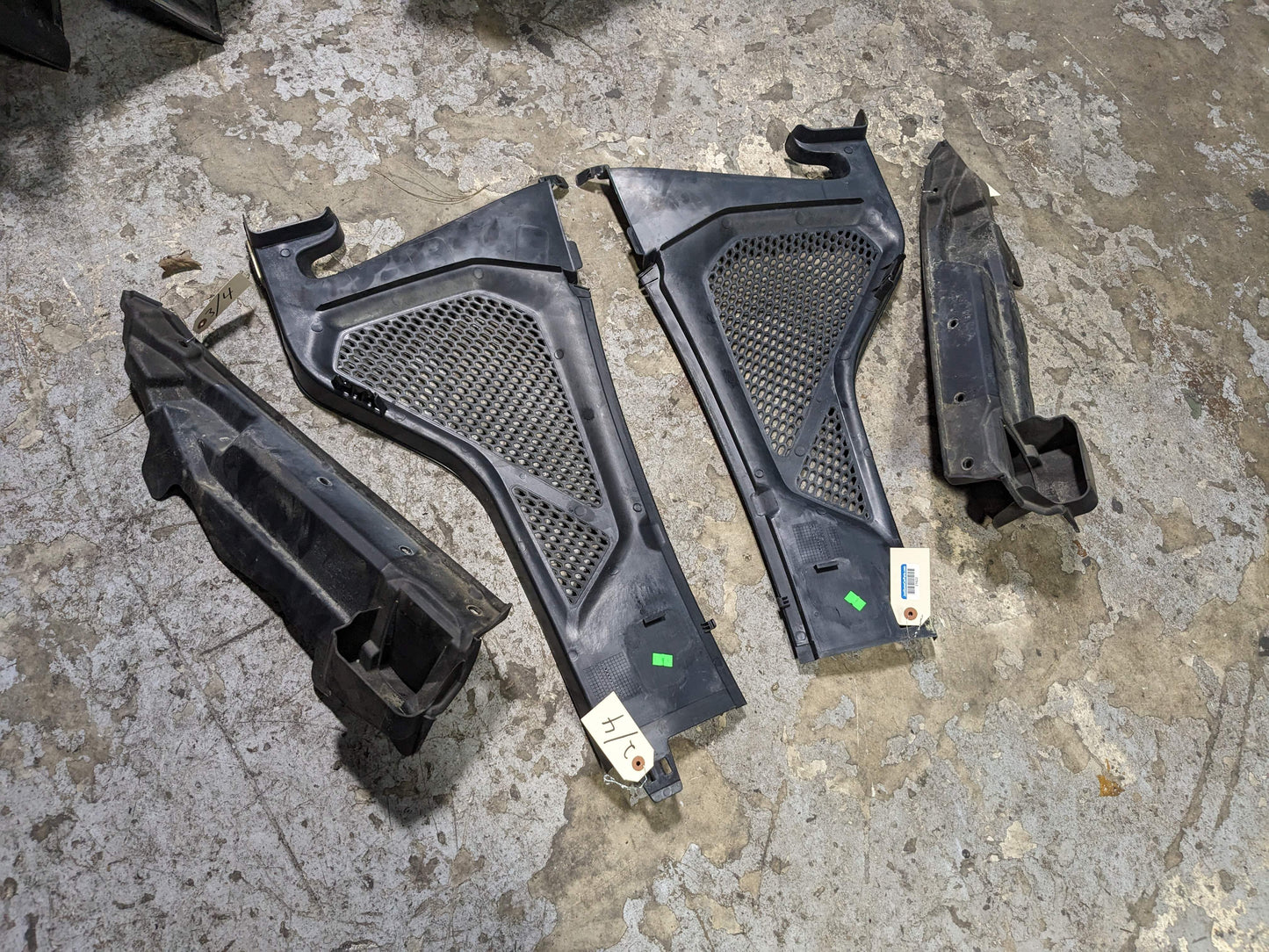 14-18 OEM BMW F15 F16 X5 X6 Left Right Cowl Grille Cover Panel w/ Brackets