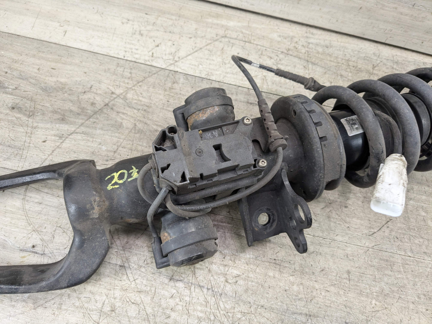 10-12 OEM BMW F01 F02 750iX AWD Front Right Suspension Strut Spring VDC