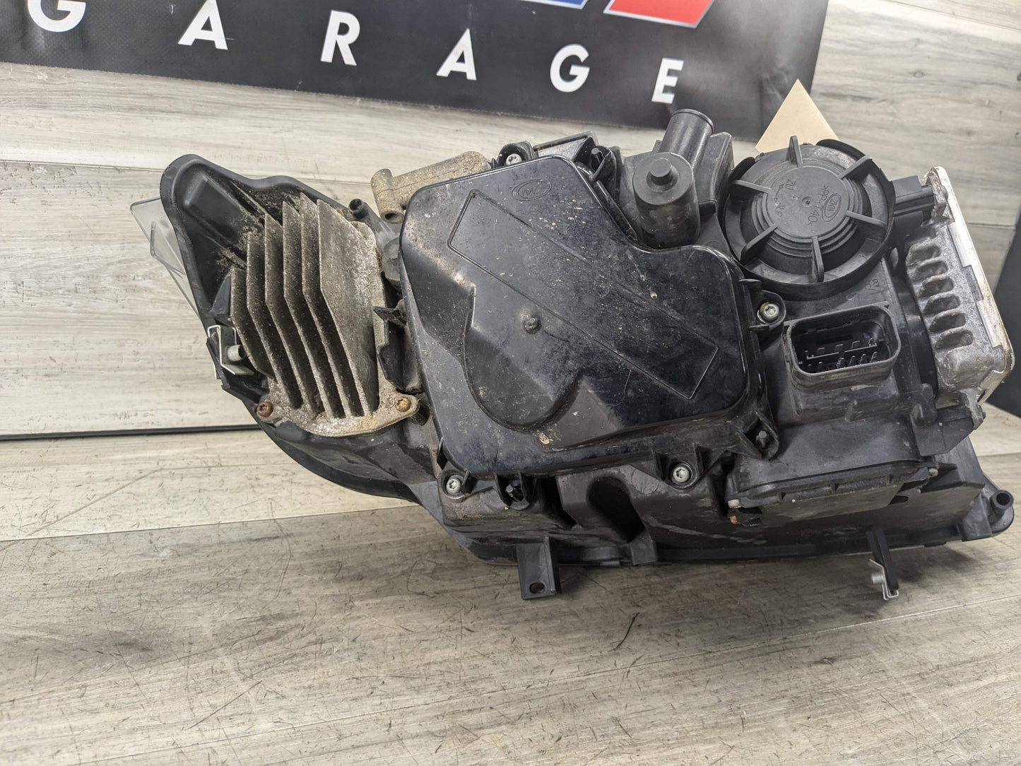 09-11 OEM BMW E90 E91 LCI Left Driver Side Adaptive Xenon Headlight w Module
