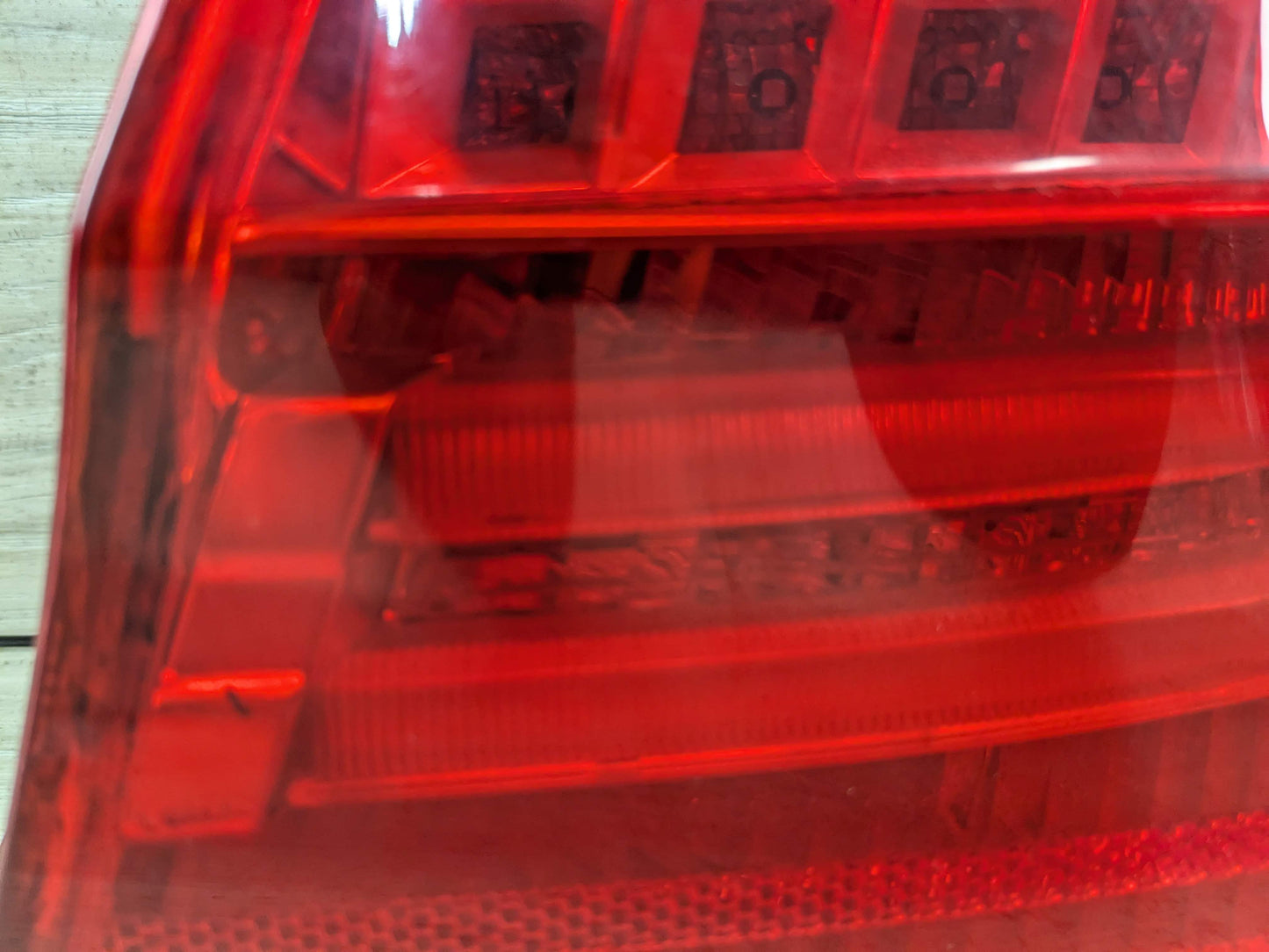 09-11 OEM BMW E90 328 335 LCI Sedan Rear Passenger Side Outer Tail Light