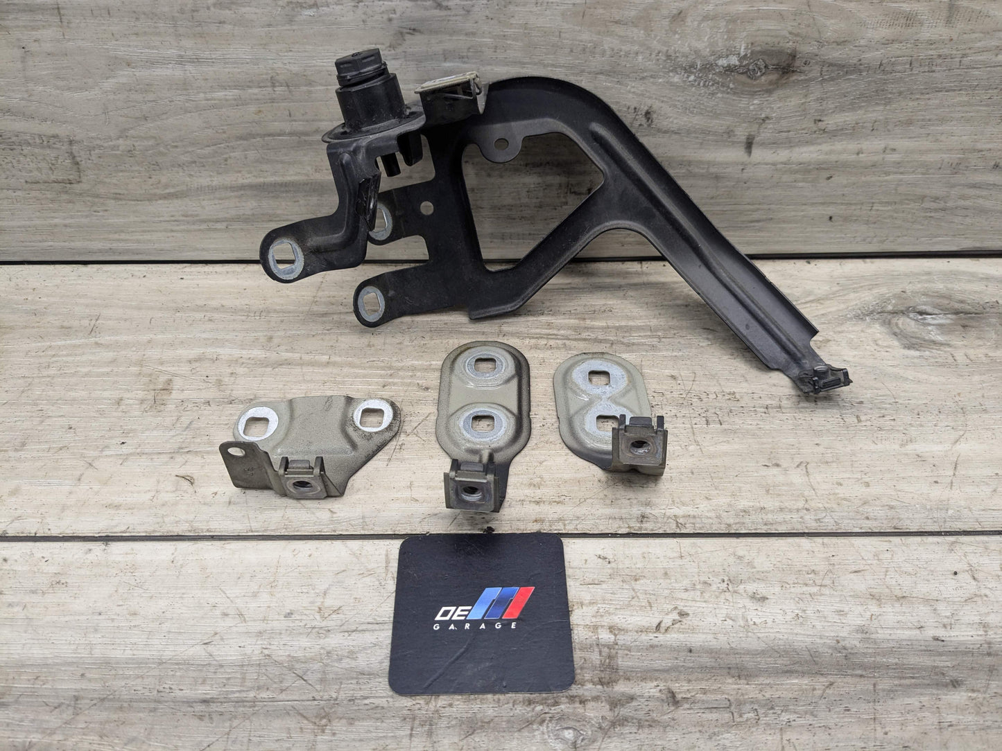 11-16 OEM BMW F10 535 550 Front Left Driver Side Fender Bracket Wing Holder SET