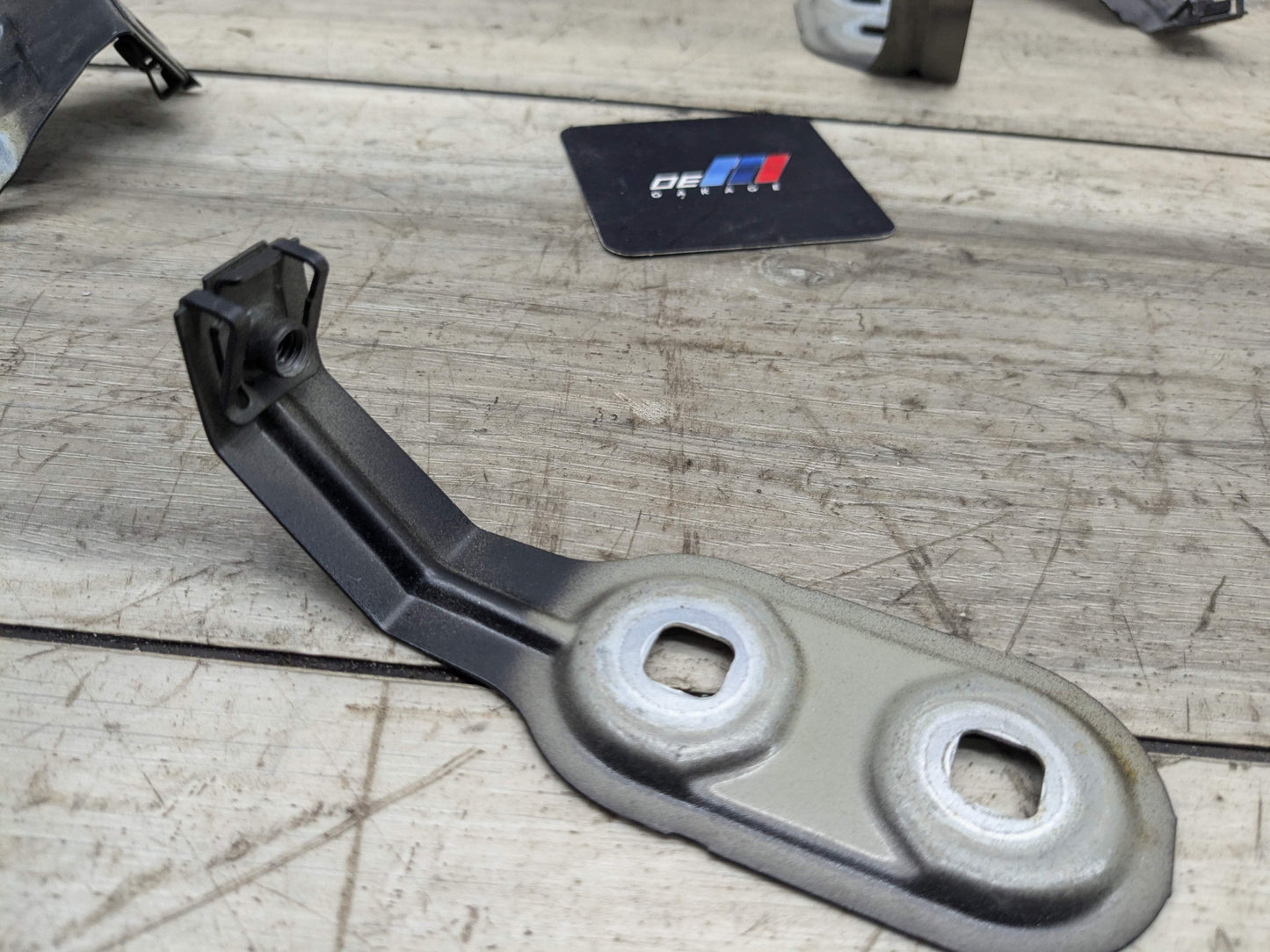 11-16 OEM BMW F10 535 550 Front Left Driver Side Fender Bracket Wing Holder SET