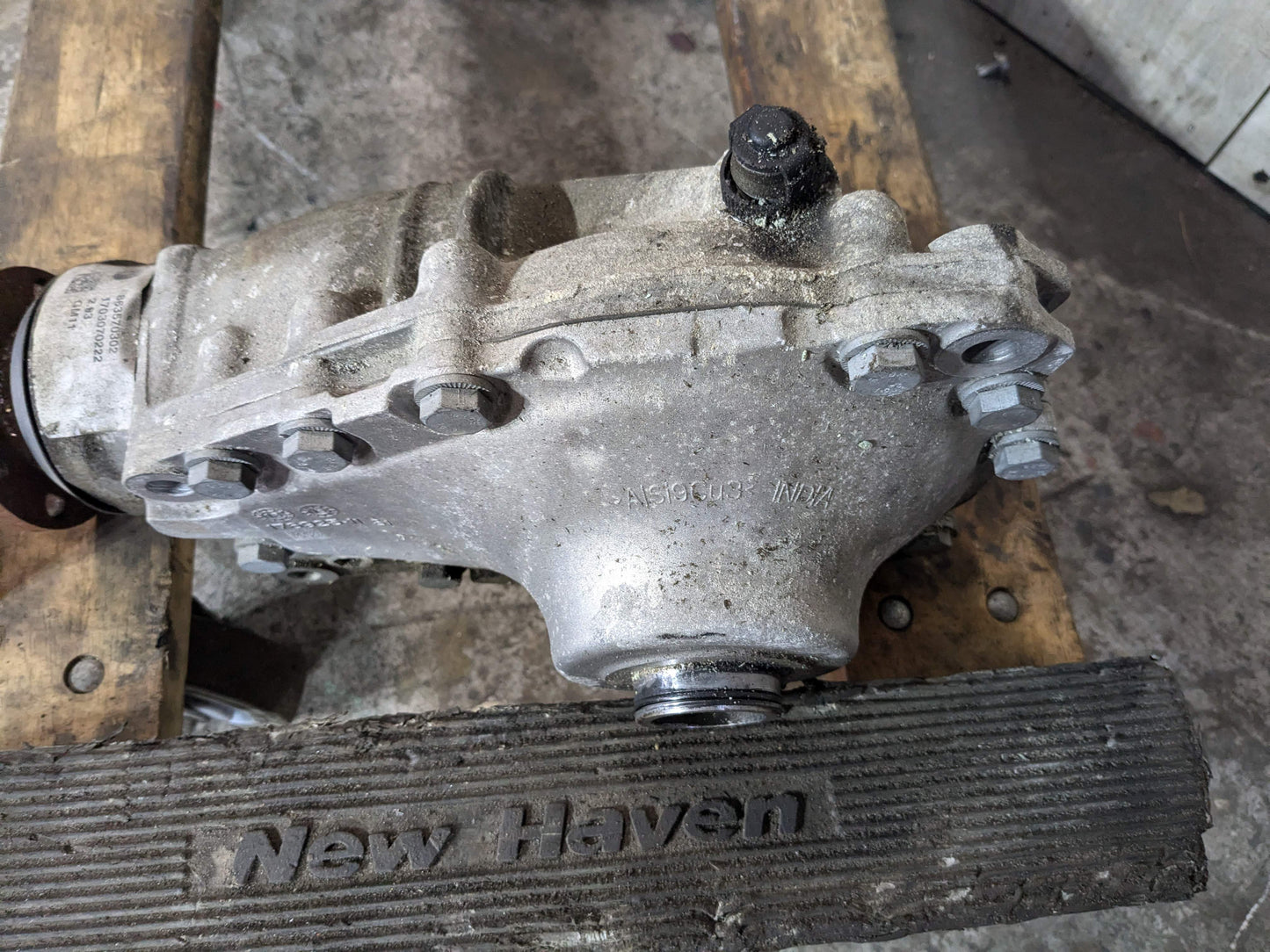 OEM BMW G14 G15 G16 G26 G30 B46 B58 AWD Front Differential Axle Carrier 2.93