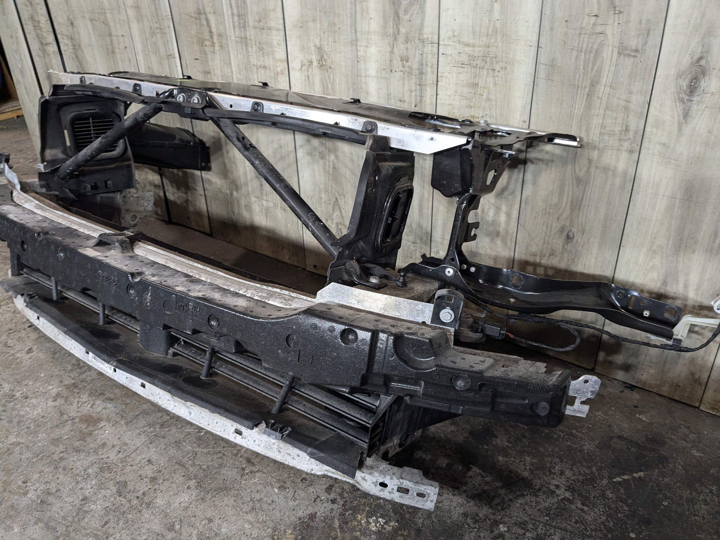 *17-23* OEM BMW G30 530 540 M550 Front Clip Radiator Support Reinforcement