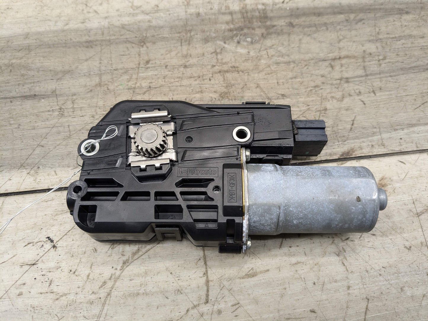 16-20 OEM BMW G12 740 750 M760 Upper SUNROOF Moon Roof Motor Unit