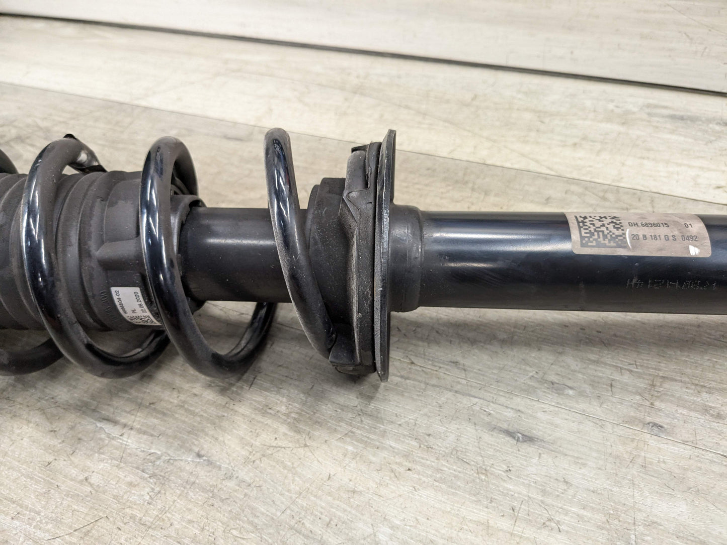 21-22 OEM BMW G30 540 REAR Left Right Side Strut Shock Absorber w/ Spring