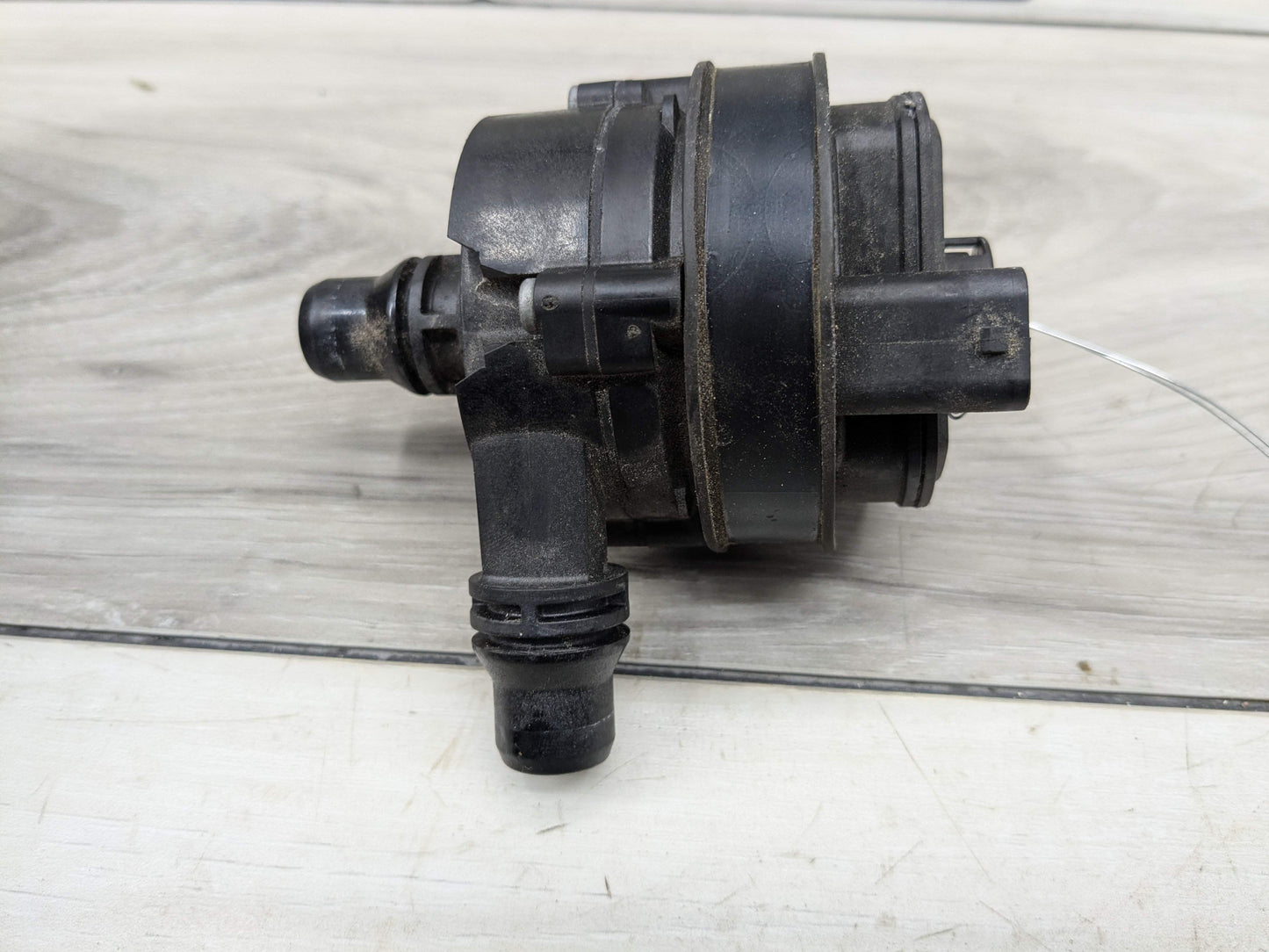 OEM BMW F23 F30 F32 F36 F80 F82 M3 Engine B46 S55 Auxiliary Coolant water Pump