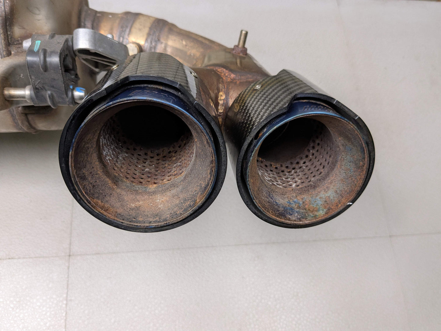*22-25 OEM BMW G42 M240 Dual Exhaust Flap Pipe Muffler B58 Engine w/ Carbon Tips