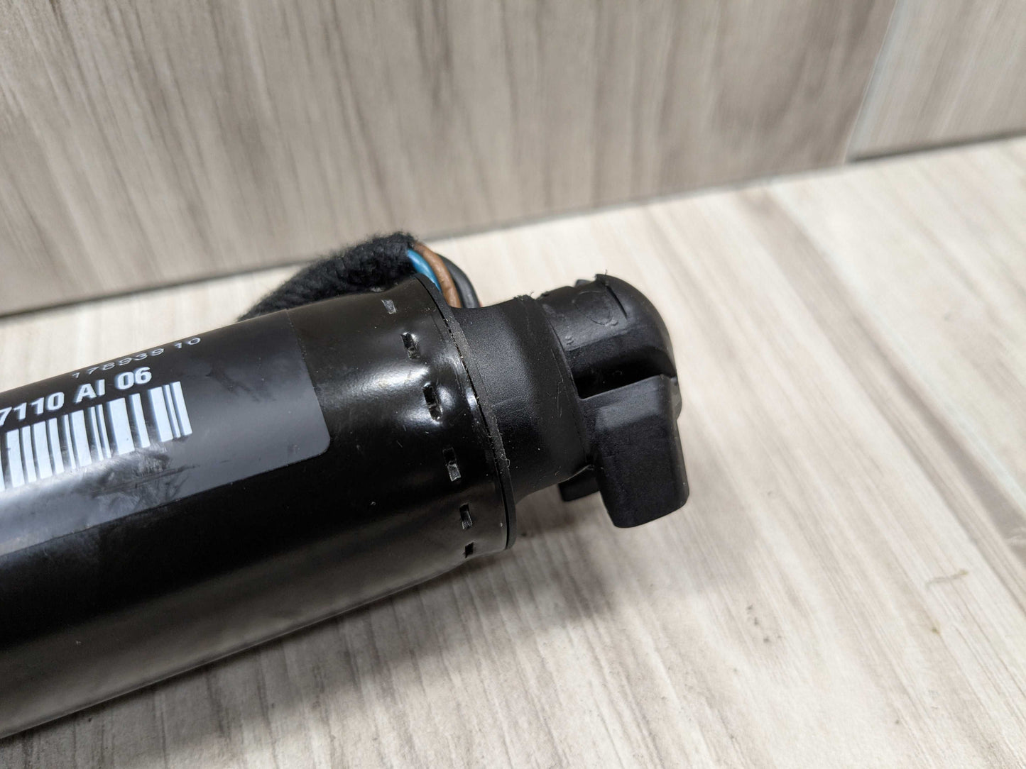 16-19 OEM BMW G11 G12 740 750 Right Passenger Electric Trunk Lid Shock Strut