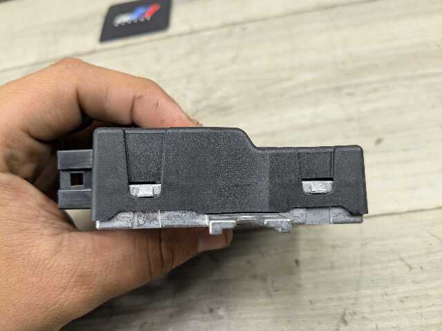 OEM BMW F90 G12 G20 G22 G23 G42 G80 G82 G83 M3 M5 Fuel Pump Control Module Unit