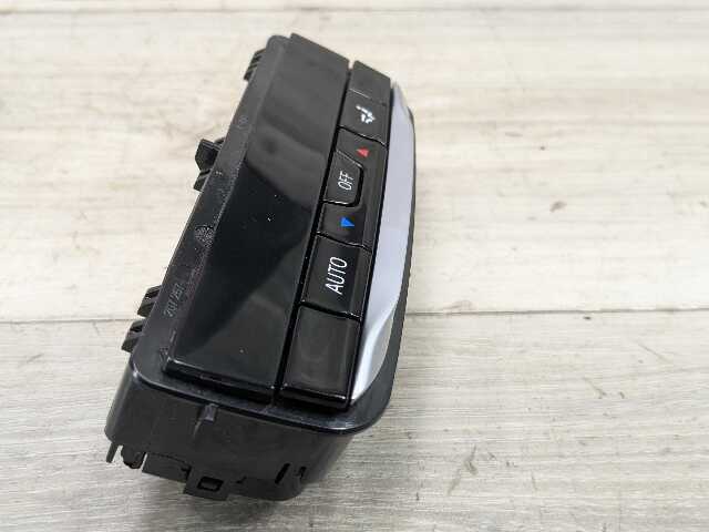 OEM BMW G20 G22 G23 G26 G42 G80 G82 AC Rear Heater Climate Control Switch Panel