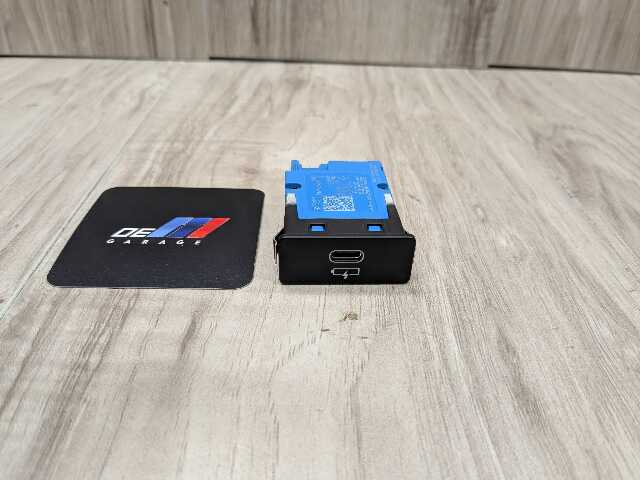 OEM BMW G01 G02 G05 G20 G26 G42 USB Type C Socket Charge Adapter