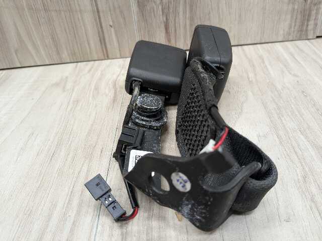 19-24 OEM BMW G20 G21 G80 330 M340 M3 Rear Left Driver Seatbelt Seat Belt Buckle