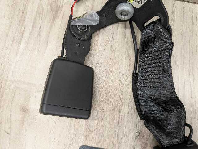 20-24 OEM BMW F44 228 M235 Rear Center Middle Seatbelt Seat Belt Buckle