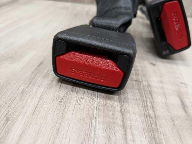 20-24 OEM BMW F44 228 M235 Rear Center Middle Seatbelt Seat Belt Buckle