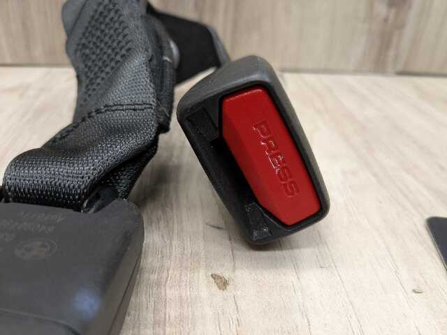 20-24 OEM BMW F44 228 M235 Rear Center Middle Seatbelt Seat Belt Buckle