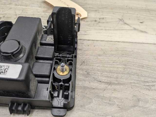 OEM BMW F01 F10 F12 F15 F16 F22 F30 F32 F36 F87 Integrated supply module